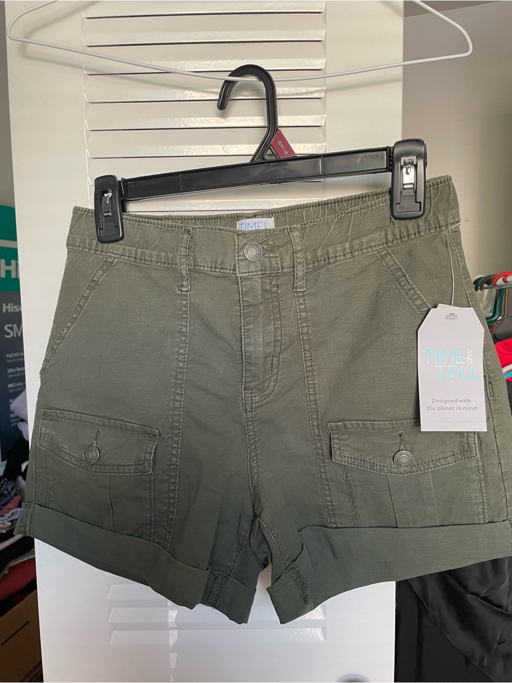 Time and Tru Olive Green Cargo Roll-Up Shorts - Women's